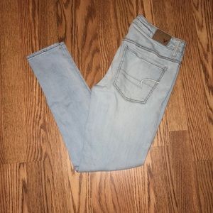 Light wash skinny jeans